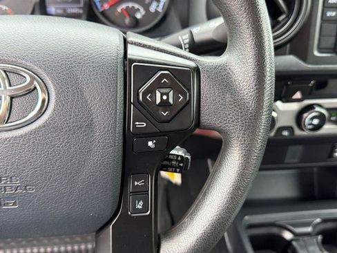 Used 2018 Toyota Tacoma SR AWD/4WD image 23