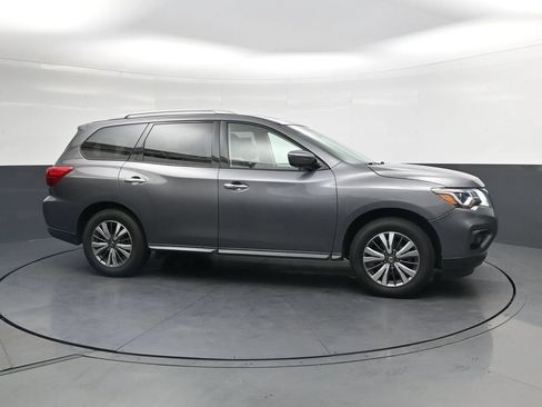 Used 2019 Nissan Pathfinder SL AWD/4WD image 4