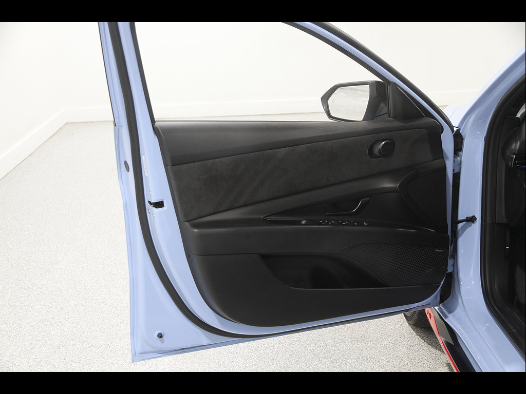 Used 2023 Hyundai Elantra N FWD image 4