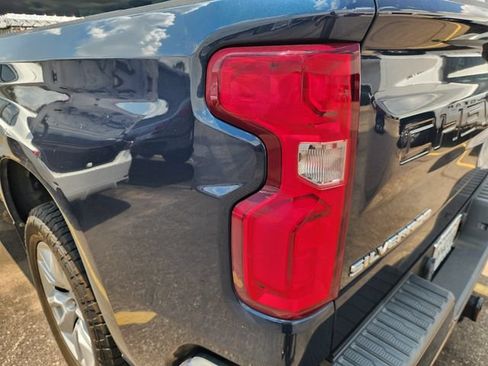 Used 2021 Chevrolet Silverado 1500 Custom RWD image 5