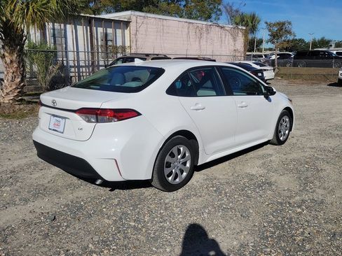 Used 2023 Toyota Corolla LE image 3