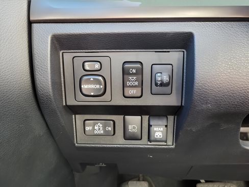 Certified 2019 Toyota Tundra SR5 image 30