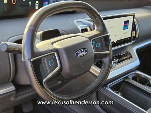 Used 2025 Ford Expedition Platinum AWD/4WD image 24