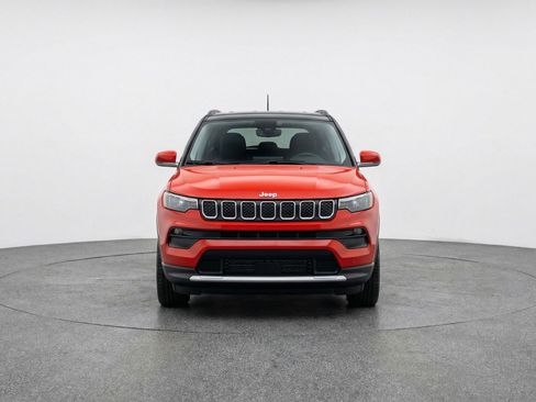 Used 2025 Jeep Compass Limited AWD/4WD image 2