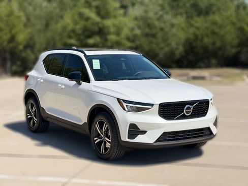 New 2026 Volvo XC40 B5 Core w/ Protection Package Premier AWD/4WD image 4