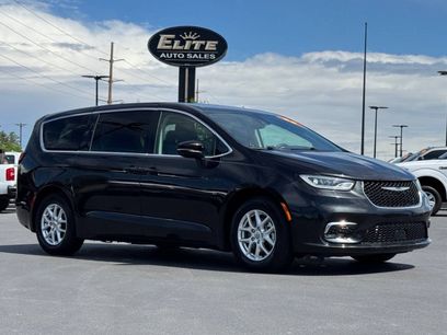 Used 2023 Chrysler Pacifica Touring-L