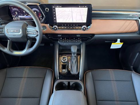 New 2026 GMC Canyon AT4 AWD/4WD image 13