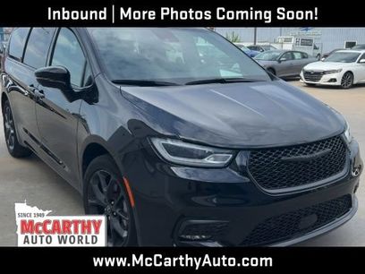 Used 2025 Chrysler Pacifica Limited