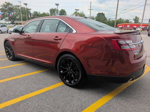 Used 2014 Ford Taurus Limited w/ Equipment Group 301A AWD/4WD image 5