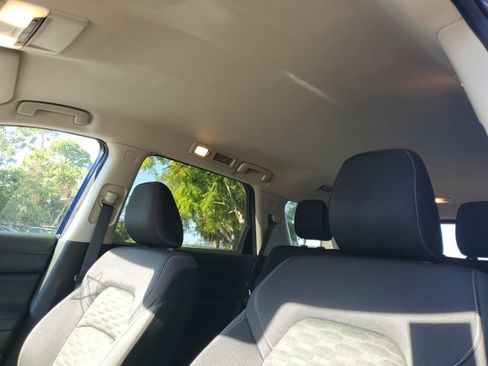 Used 2022 Nissan Pathfinder S image 28