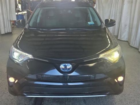 Used 2017 Toyota RAV4 Limited AWD/4WD image 6