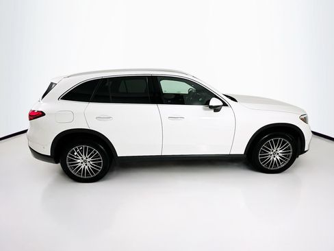 Used 2025 Mercedes-Benz GLC 300 image 9