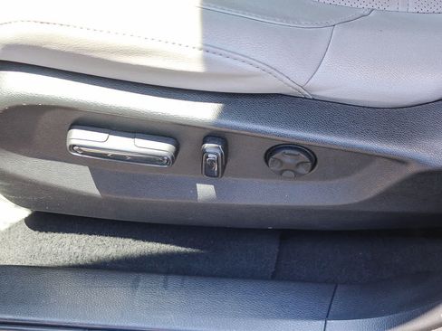 Used 2017 Honda CR-V Touring image 28