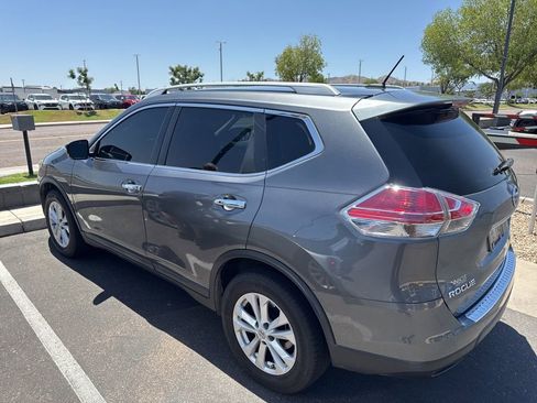 Used 2014 Nissan Rogue SV FWD image 3