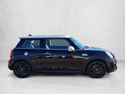 Used 2019 MINI Cooper S w/ Premium Package image 4