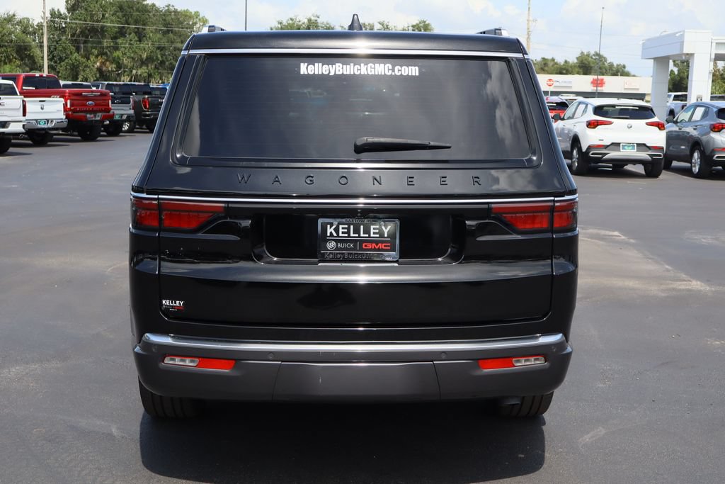 Used 2022 Jeep Wagoneer Series III w/ Flexible Seating Group RWD image 8