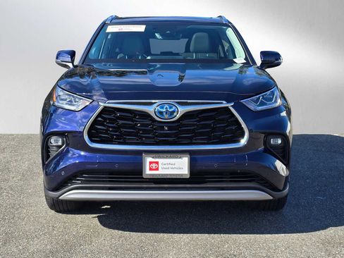 Certified 2022 Toyota Highlander Platinum image 2