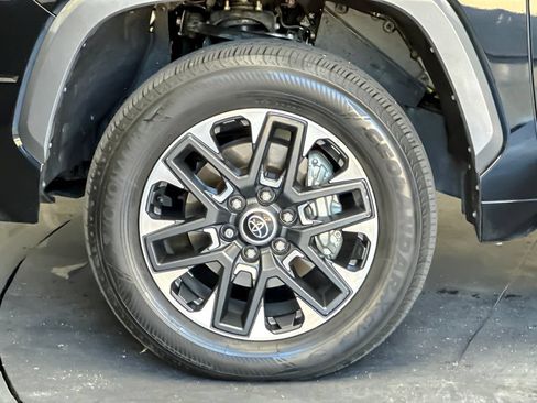 Used 2023 Toyota Tundra Limited AWD/4WD image 23