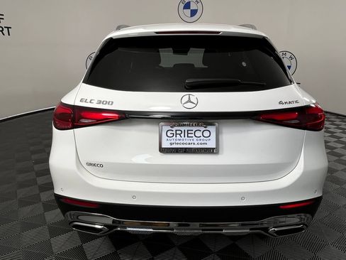 Used 2025 Mercedes-Benz GLC 300 4MATIC image 12