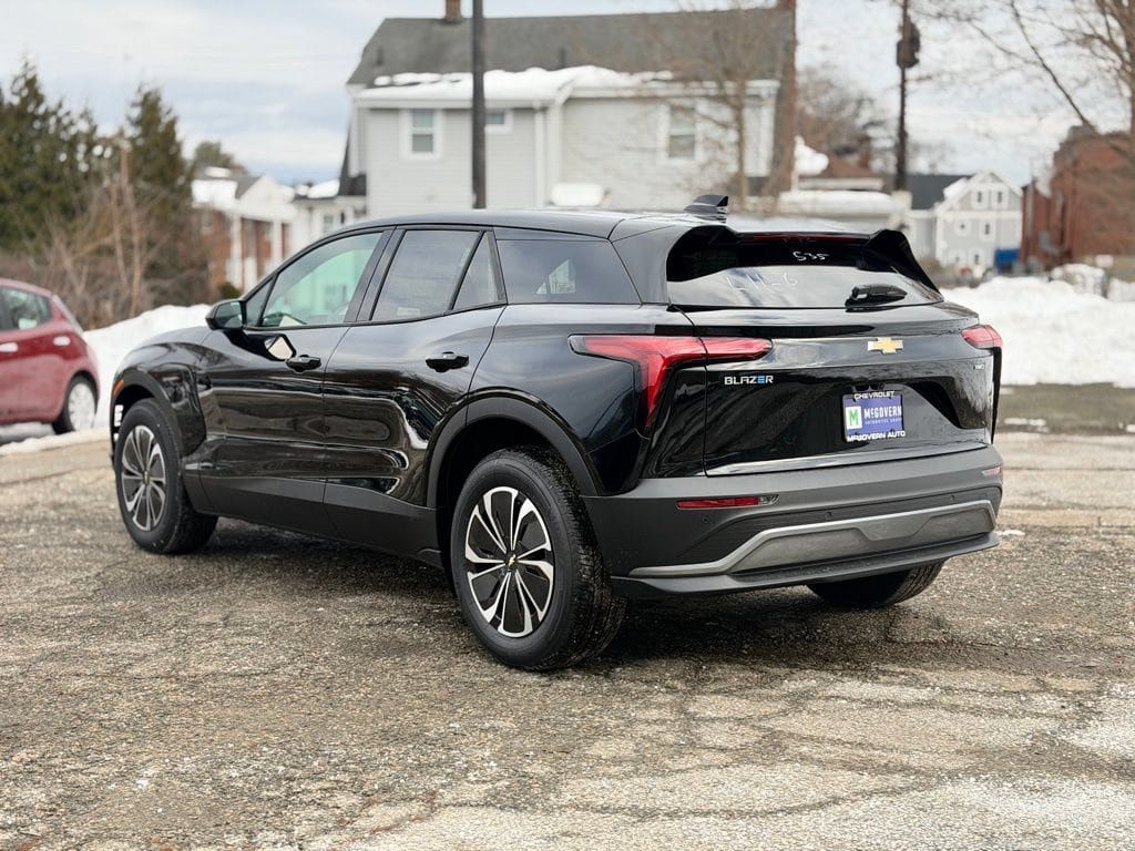 New 2026 Chevrolet Blazer EV LT AWD/4WD image 4