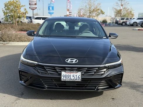 Certified 2025 Hyundai Elantra SEL image 1
