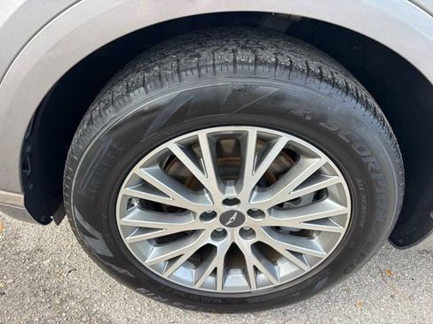 Used 2024 Genesis GV80 2.5T image 9