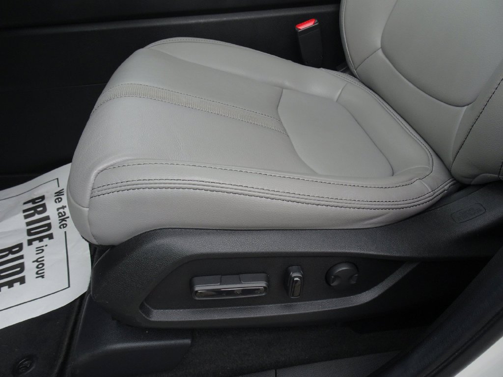Used 2023 Honda Pilot Touring image 9