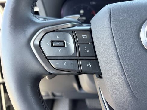 Used 2025 Lexus GX 550 w/ Cold Area Package AWD/4WD image 8
