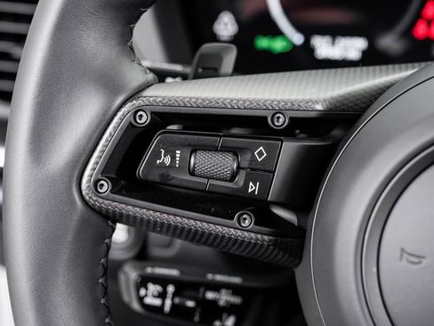 Used 2025 Porsche 911 Carrera 4 GTS image 14