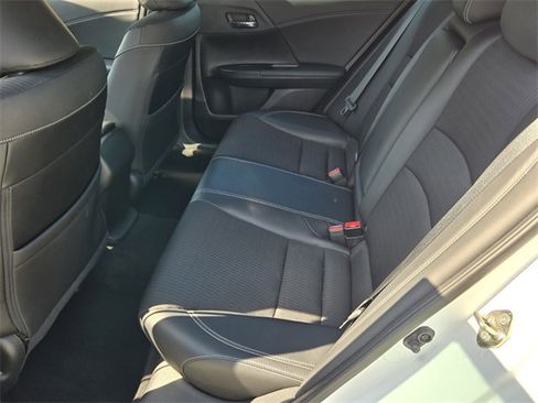 Used 2017 Honda Accord Sport image 11