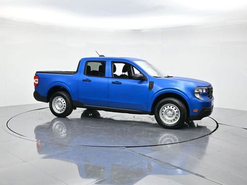 New 2025 Ford Maverick XL image 4
