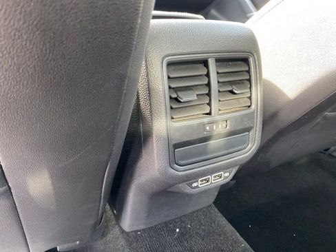 Used 2022 Volkswagen Passat 2.0T image 19