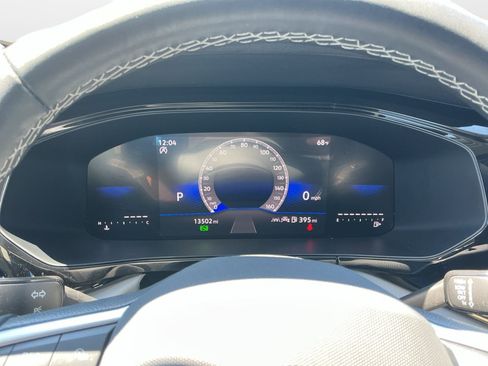Certified 2024 Volkswagen Taos S FWD image 11