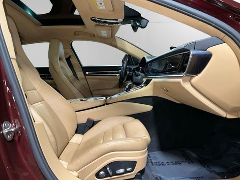 Used 2018 Porsche Panamera 4 image 17