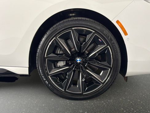 Used 2023 BMW 760i xDrive AWD/4WD image 21