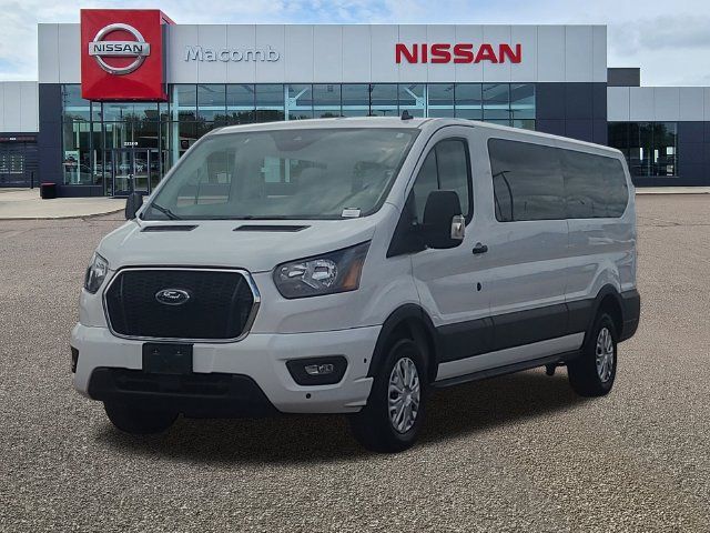 Used 2025 Ford Transit 350 XLT RWD image 3