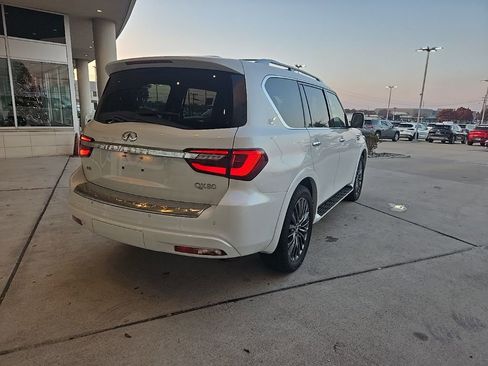 Used 2023 INFINITI QX80 Sensory w/ Cargo Package image 3