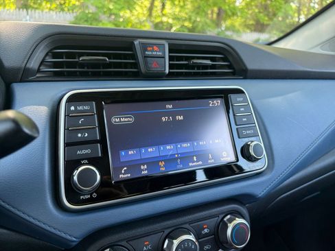 Used 2025 Nissan Versa SV FWD image 20
