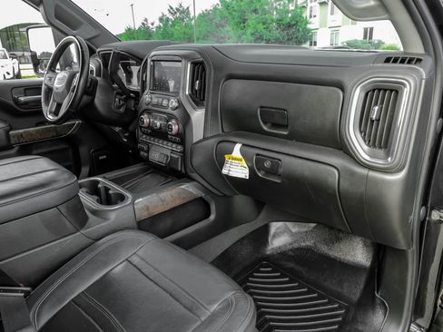 Used 2023 GMC Sierra 2500 Denali w/ Denali Ultimate Package image 10