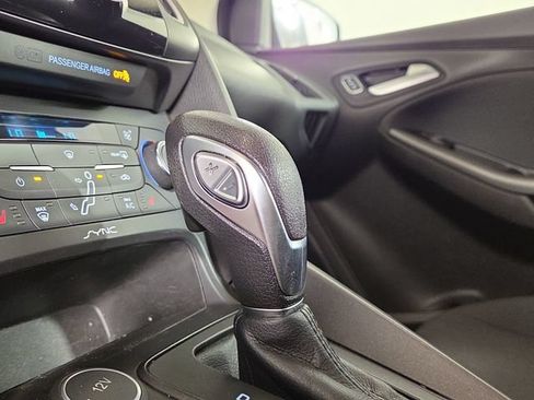 Used 2017 Ford Focus SEL w/ Cold Weather Package FWD image 22