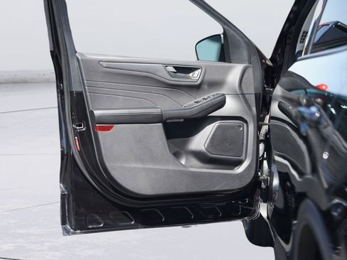 Certified 2025 Ford Escape Active FWD image 30