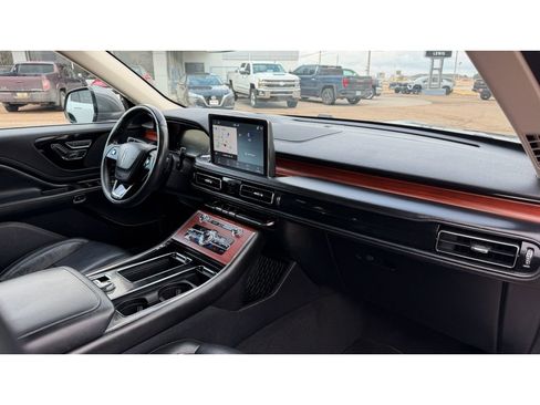 Used 2022 Lincoln Aviator Reserve w/ Equipment Group 201A image 12