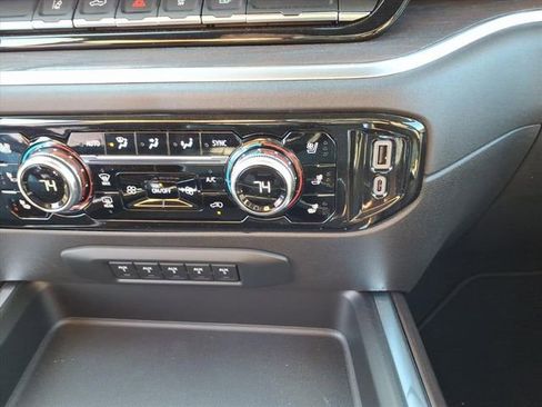 New 2026 GMC Sierra 2500 SLT w/ SLT Convenience Package image 13