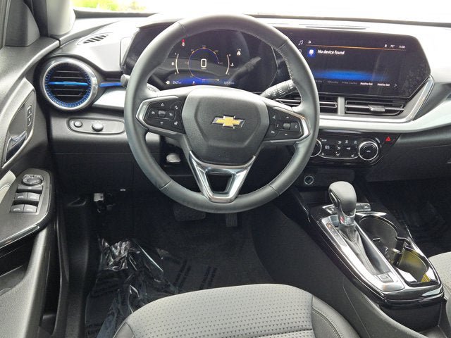 Used 2025 Chevrolet Trax LT w/ Driver Confidence Package FWD image 17
