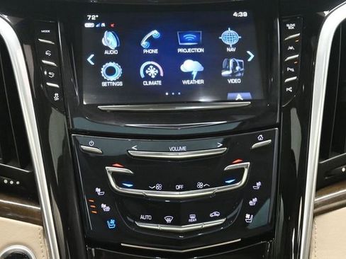 Used 2020 Cadillac Escalade Premium Luxury AWD/4WD image 25