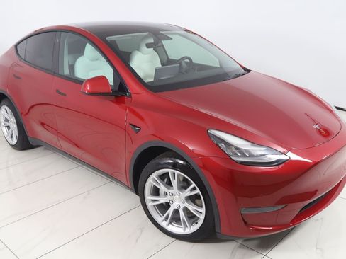 Used 2021 Tesla Model Y Long Range AWD/4WD image 17
