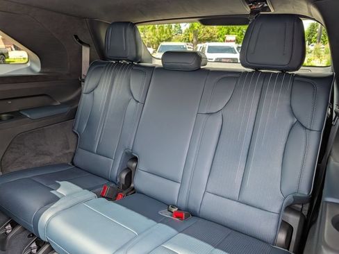 Used 2025 Cadillac Escalade IQ Luxury 2 w/ LPO, Premium Carpet Package AWD/4WD image 29