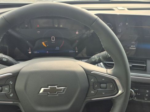 New 2026 Chevrolet Trax ACTIV w/ Sunroof Package FWD image 8