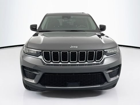 Used 2024 Jeep Grand Cherokee Laredo X RWD image 2