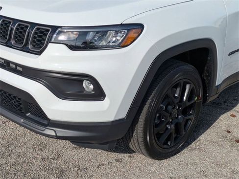 New 2026 Jeep Compass Latitude image 12